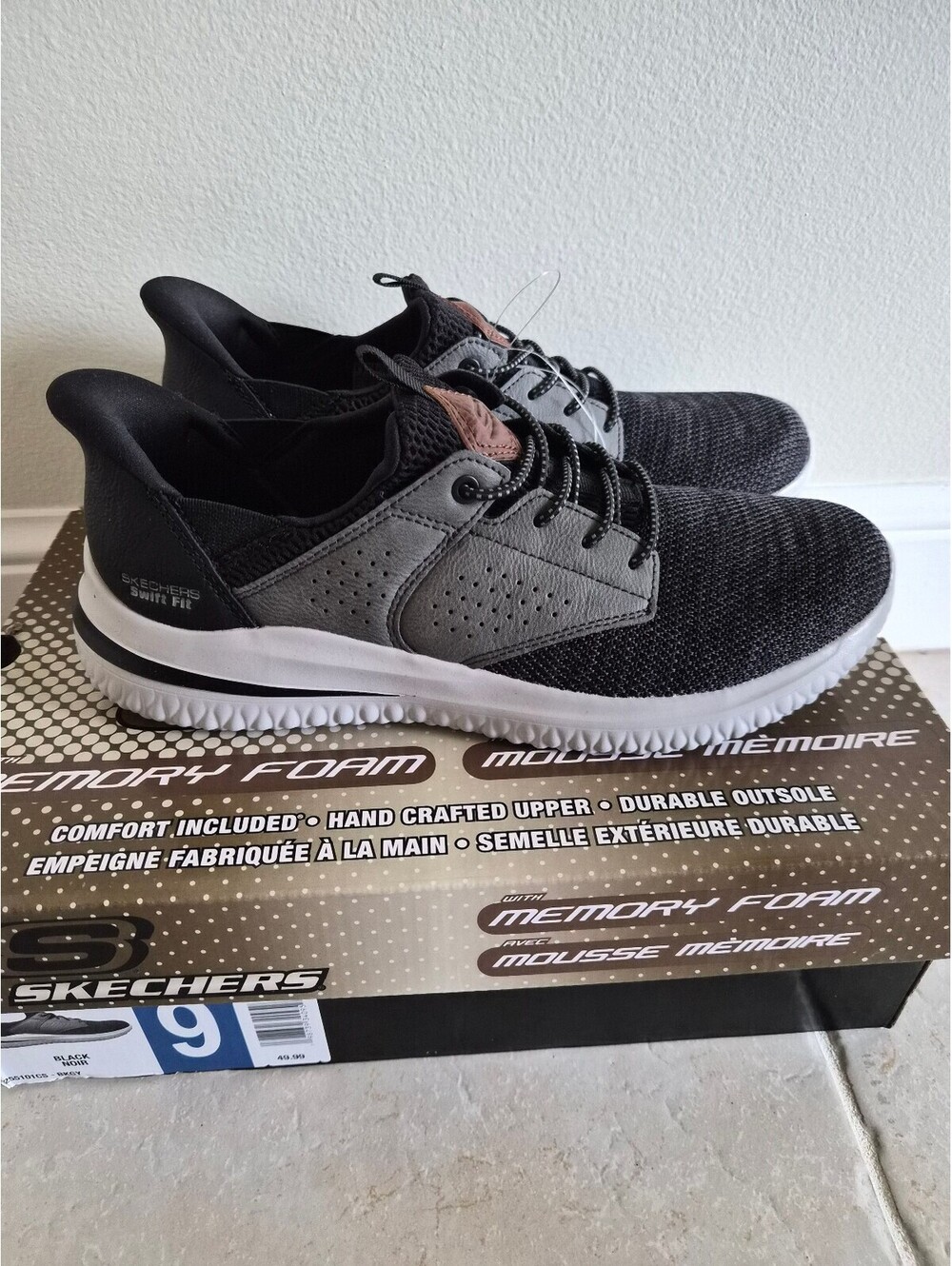 Skechers Swift Fit Memory Foam Black and Gray Athletic Shoes Size 9 0254